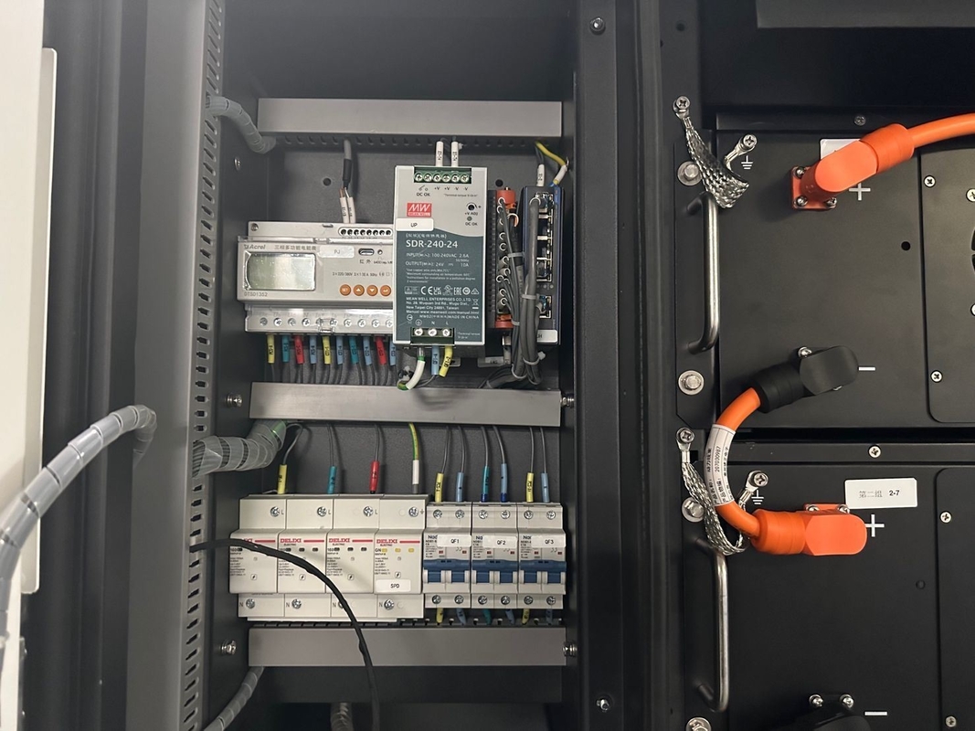 125 KW sistema de armazenamento de energia de resfriamento líquido exterior gabinete para centro de dados backup