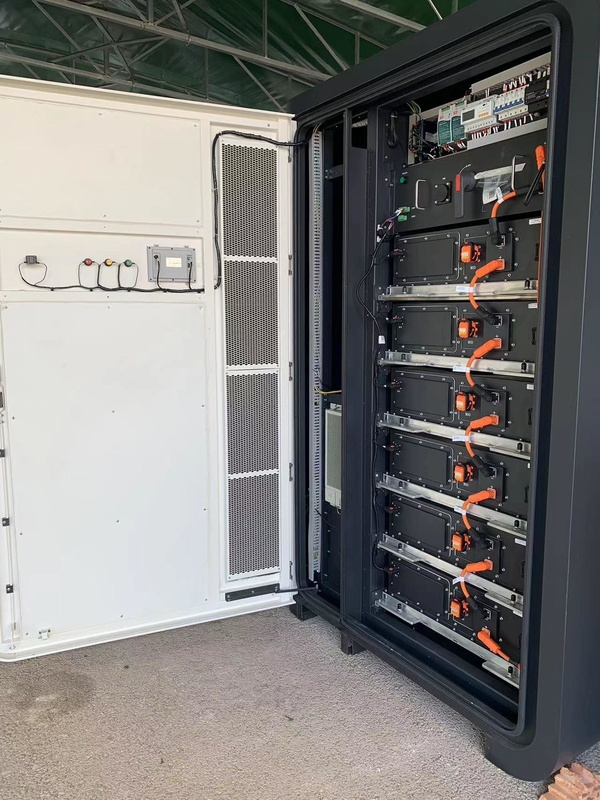 135kw 289kwh LFP Sistema de gabinete de armazenamento de energia ao ar livre para estação de energia e baixo ruído